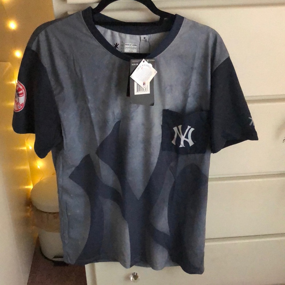 Yankees Tee